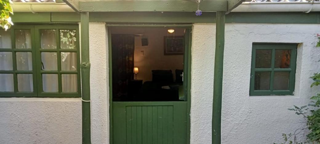 סטלנבוש The Farmhouse B&B מראה חיצוני תמונה